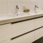 Choisir la commode idéale pour optimiser l’espace de votre salle de bain