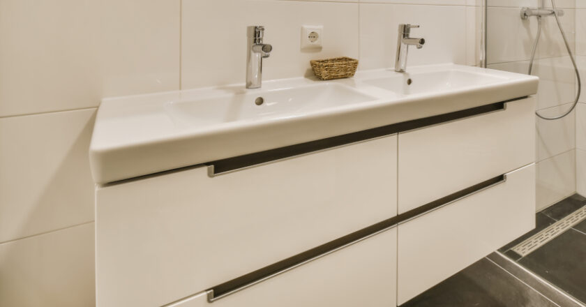 Choisir la commode idéale pour optimiser l’espace de votre salle de bain